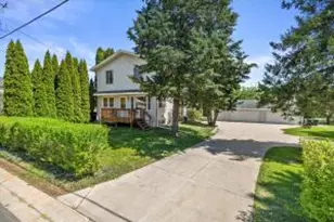 1542 3rd St, Delafield, WI 53018 - Photo 1