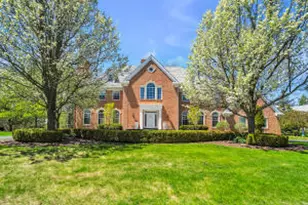 10113 N Vintage Ct, Mequon, WI 53092 - Photo 1