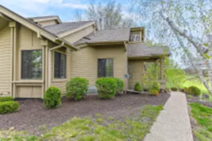 901 Duck Pond Rd, Fontana, WI 53125 - Photo 1