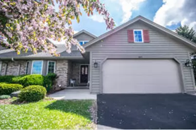 207  Deer Ridge Dr, West Bend, WI 53095 - Photo 1