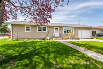 718  Tillman Dr, Onalaska, WI 54650 - Photo 1