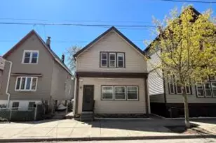 923 E Clarke St, Milwaukee, WI 53212 - Photo 1