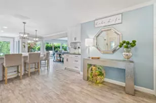 18 Abbey Villa Cir, Fontana, WI 53125 - Photo 1