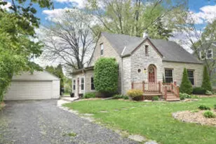 2217 N 119th St, Wauwatosa, WI 53226 - Photo 1