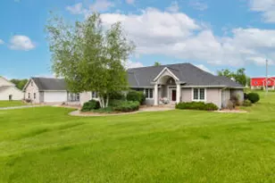 5126 Plateau Ct, Racine, WI 53185 - Photo 1