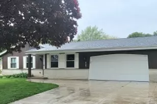 1818 Woodridge Rd, West Bend, WI 53095 - Photo 1