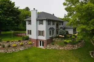 936 Broken Bow Ct, Delafield, WI 53018 - Photo 1