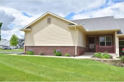 764  Stonecrop Dr, Hartford, WI 53027 - Photo 1