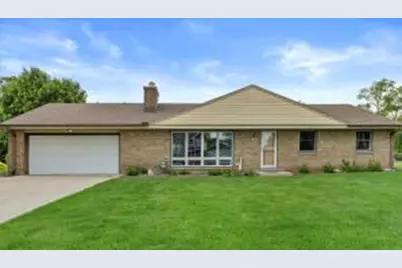 16426 W Crescent Dr, New Berlin, WI 53151 - Photo 1