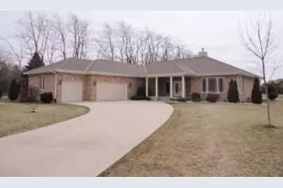 5613  Prairie Ridge Dr, Racine, WI 53406 - Photo 1
