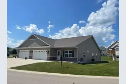 805  Prairie Gdns, Kewaskum, WI 53040 - Photo 1