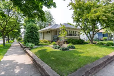 1524  West Ave, La Crosse, WI 54601 - Photo 1