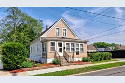 1607  13th Ave, South Milwaukee, WI 53172 - Photo 1