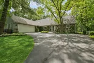 982 Tarrant Dr, Fontana, WI 53125 - Photo 1