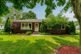 402 Paul St, Racine, WI 53105 - Photo 1