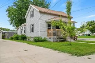 324 N Lincoln Ave, Beaver Dam, WI 53916 - Photo 1