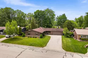 231 Crestwood Dr, Sheboygan Falls, WI 53085 - Photo 1