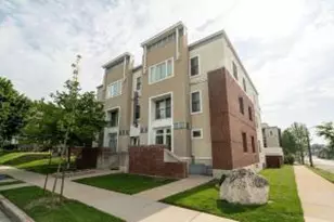 2904 N Cambridge Ave, Milwaukee, WI 53211 - Photo 1