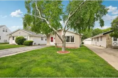 2109 N 113th St, Wauwatosa, WI 53226 - Photo 1