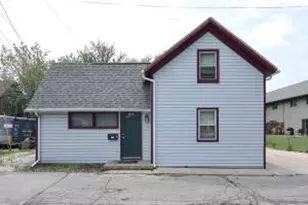 206 Roberts St, Waukesha, WI 53188 - Photo 1