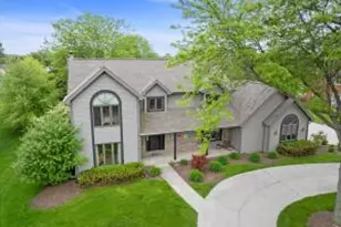 1558 Golf View Dr, Sheboygan, WI 53083 - Photo 1