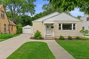 181 N 92nd St, Milwaukee, WI 53226 - Photo 1