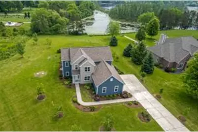 W356N6752 E Stonewood Dr, Oconomowoc, WI 53066 - Photo 1