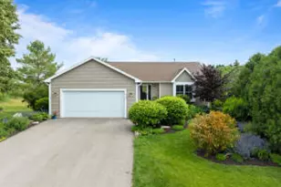 914 Bennett Ct, Walworth, WI 53184 - Photo 1