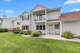 677 Wood River Ct, West Bend, WI 53095 - Photo 1