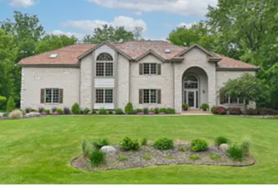 W309N1693  Greywood Ln, Delafield, WI 53018 - Photo 1