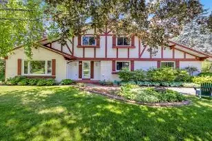 N61W16165 Hawthorne Dr, Menomonee Falls, WI 53051 - Photo 1