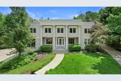 W222N8208  Plainview Pkwy, Lisbon, WI 53089 - Photo 1