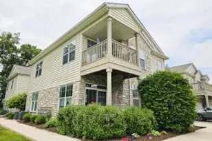 N16W26401 Meadowgrass Cir, Pewaukee, WI 53072 - Photo 1