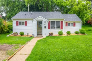 720 De Clark St, Beaver Dam, WI 53916 - Photo 1