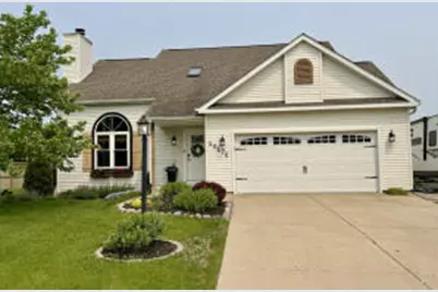 10170 S Hampton Dr, Oak Creek, WI 53154 - Photo 1