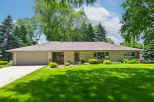 3121 N 105th St, Wauwatosa, WI 53222 - Photo 1