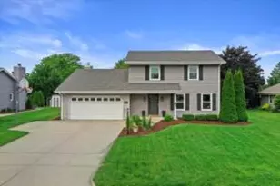 W163N10515 Ridgeview Ln, Germantown, WI 53022 - Photo 1