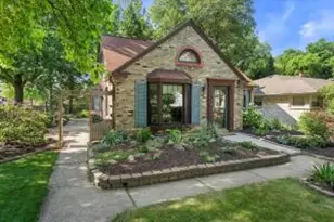 2828 E Crawford Ave, Saint Francis, WI 53235 - Photo 1