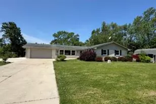 4700 W Hunting Park Dr, Franklin, WI 53132 - Photo 1