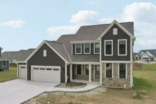 1233 Green Tree Dr, Oconomowoc, WI 53066 - Photo 1