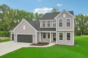 W251N2343 Valleyview Cir, Pewaukee, WI 53072 - Photo 1