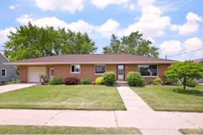 1334 S 23rd St, Manitowoc, WI 54220 - Photo 1