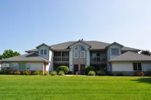 739 Quinlan Dr, Pewaukee, WI 53072 - Photo 1