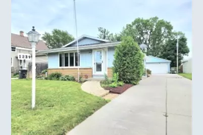 1239  Columbus Ave, Sheboygan, WI 53083 - Photo 1