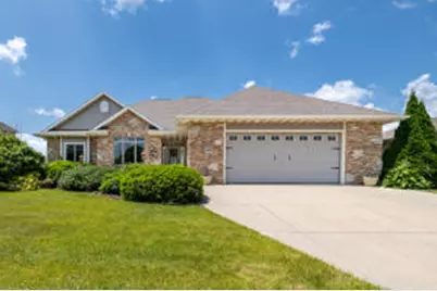 449  Tahoe Ln, Hartford, WI 53027 - Photo 1