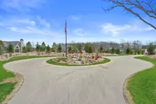 W275S3617 Payne Stewart Ct, Waukesha, WI 53189 - Photo 1