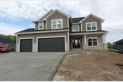 511  Woodside Ct, West Bend, WI 53095 - Photo 1