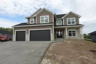 511 Woodside Ct, West Bend, WI 53095 - Photo 1