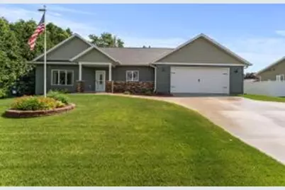 4821 W Custer St, Manitowoc, WI 54220 - Photo 1