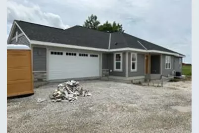 524  Hunter Oaks Blvd, Watertown, WI 53094 - Photo 1